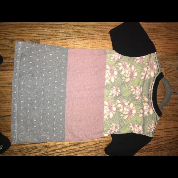 A shirt - Picture 2 of 3